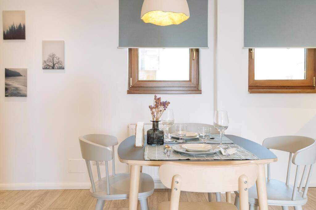 Sunny 2br Flat - Old Town View Apartment Bucharest